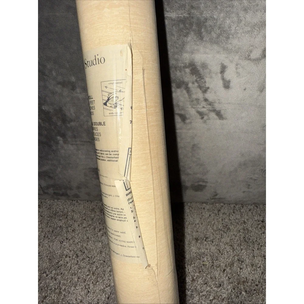 Vintage J. Chesterfield Wallpaper BH 233 R1 Beige Texture Look 70 Sq Ft Double R